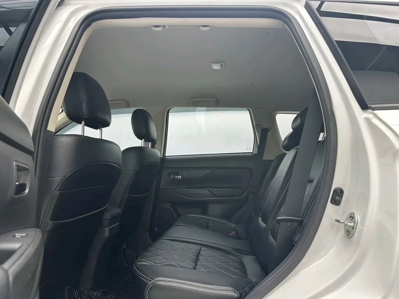 Mitsubishi 2021 Outlander 2.0 Stepless Two-Drive Smooth Edition 5-seat (Changed) Automatic Gear 6