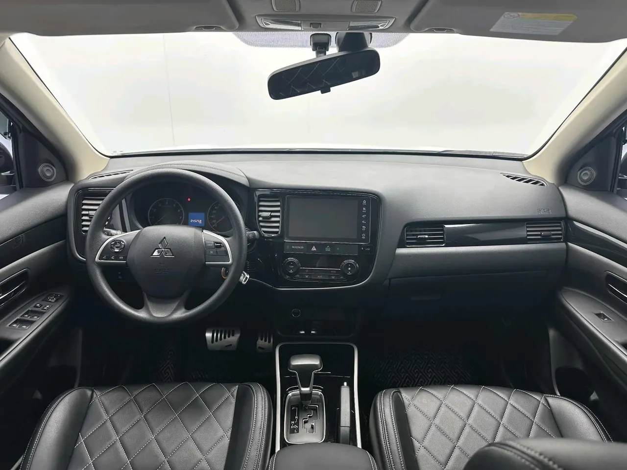 Mitsubishi 2021 Outlander 2.0 Stepless Two-Drive Smooth Edition 5-seat (Changed) Automatic Gear 7