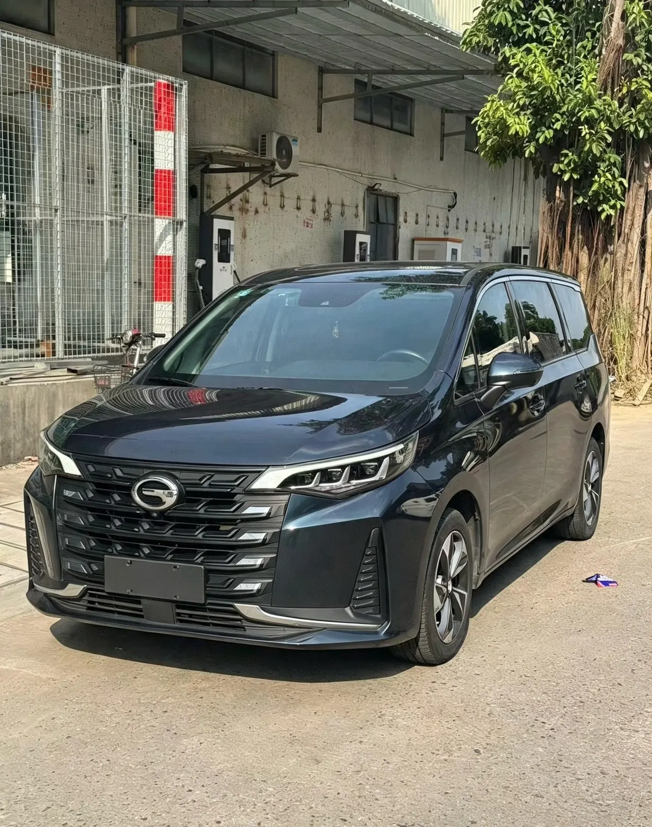 Open image lightbox: Chuanqi 2021 M6 1.5T 270T Honorable Edition 7-seat Automatic Gear
