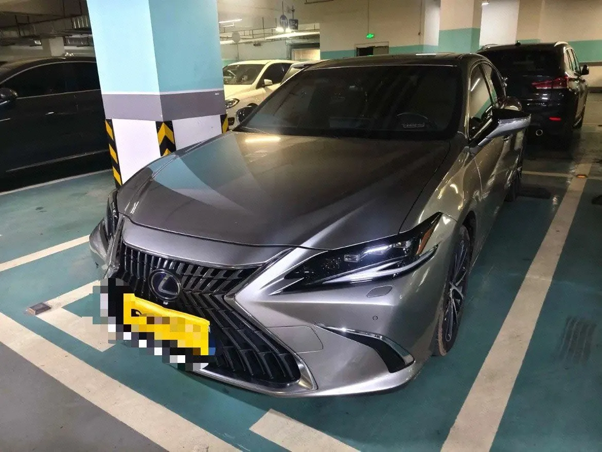 Open image lightbox: Lexus ES (Imported) 2021 ES300h 2.5 Stepless Premium Edition Automatic Gear