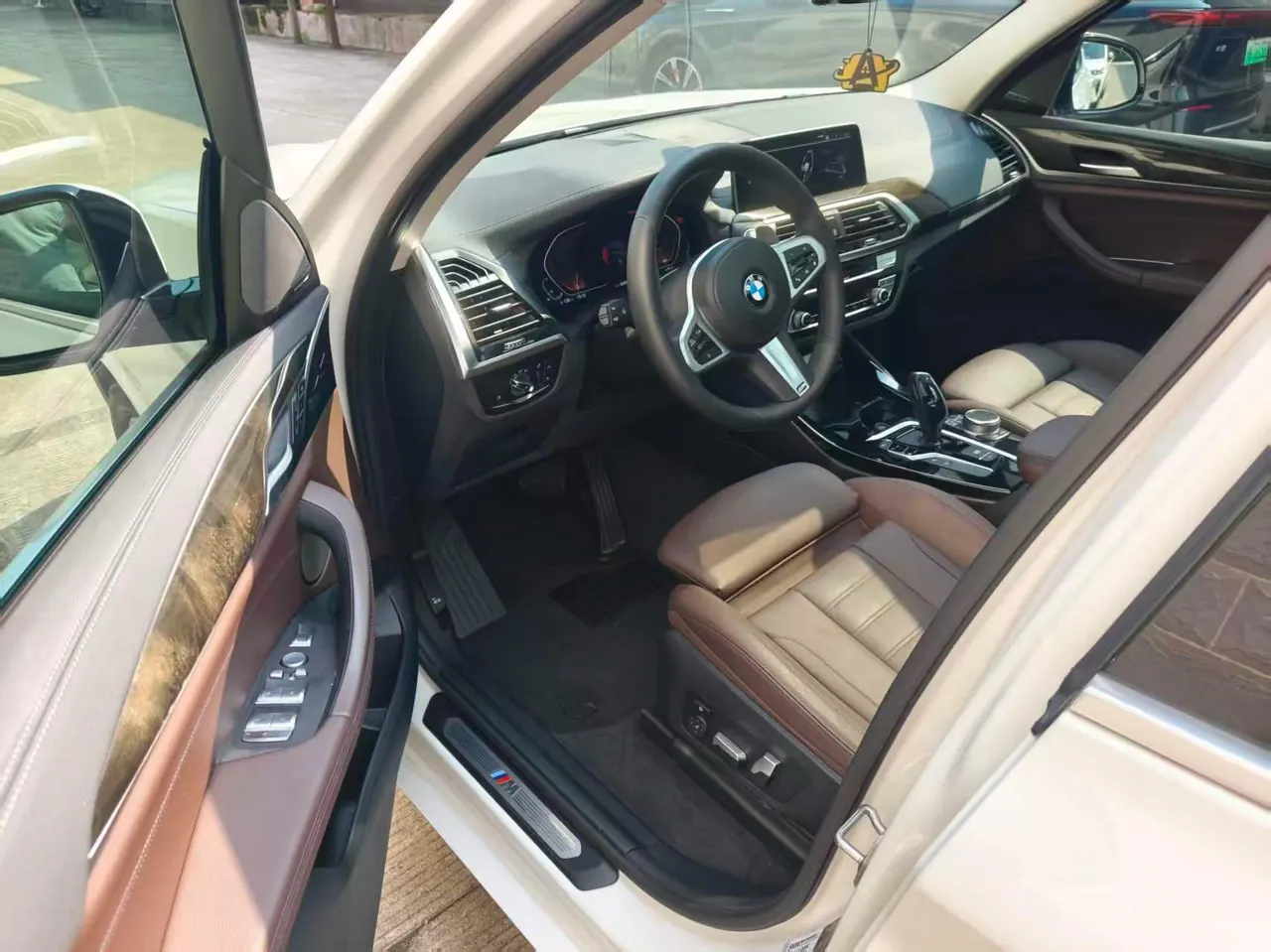 BMW 2021 X3 xDrive28i 2.0T M sports suit (changed) automatic gear 3