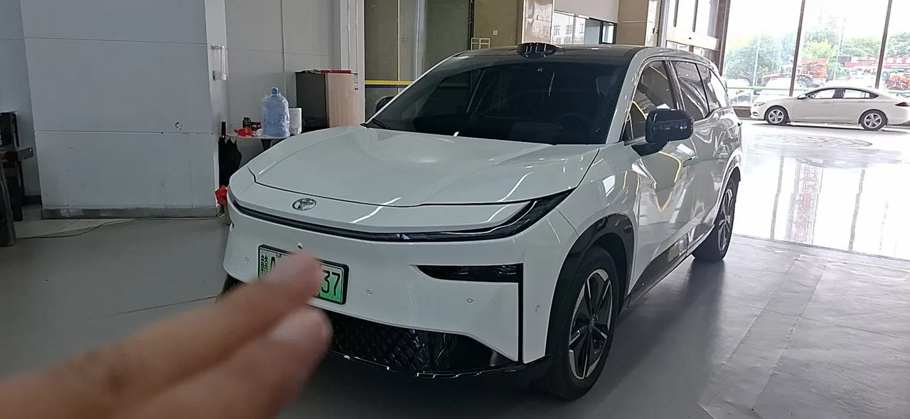 打开图片灯箱:Toyota 2026 Platinum Intelligence 3X 520 Pro Laser Radar Edition Automatic Gear