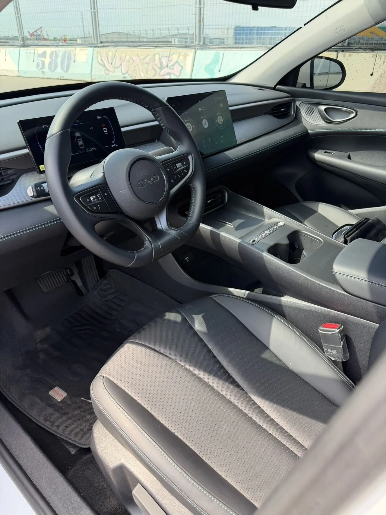 BYD 2026 seals 05 DM-i 1.5 stepless 128KM luxury automatic gear 8