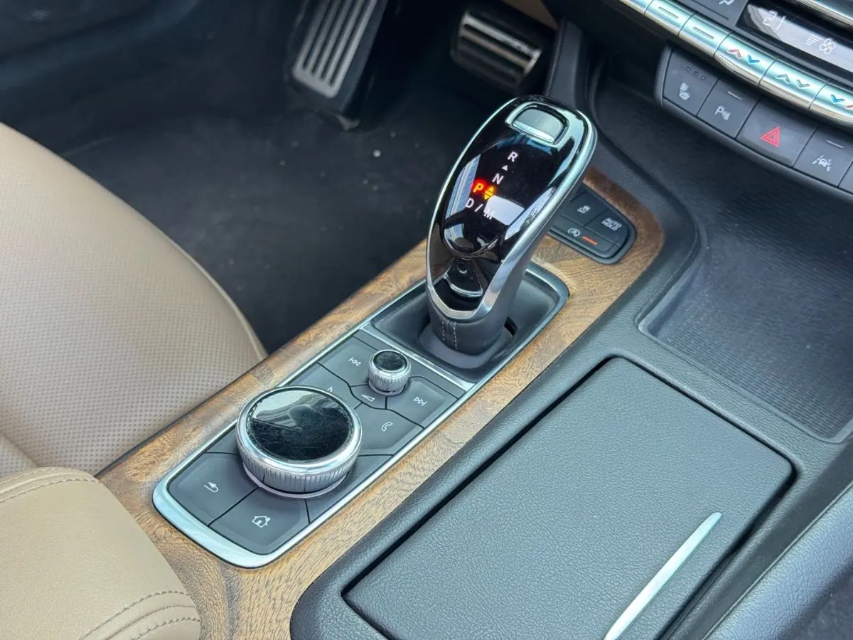 Cadillac 2021 CT5 2.0T 28T honorable automatic gear 15