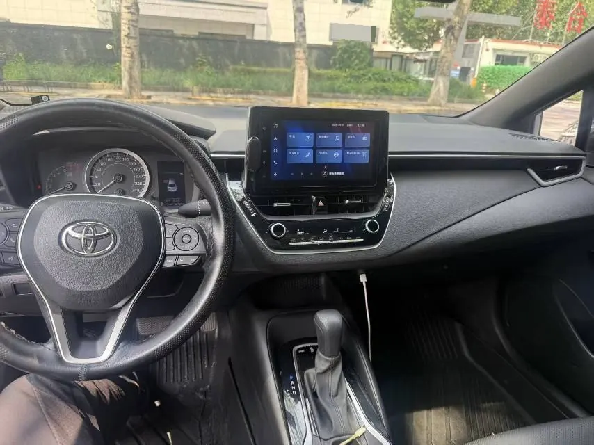 Toyota 2021 Lei Ling 1.2T Stepless 185T Deluxe Automatic Gear 4