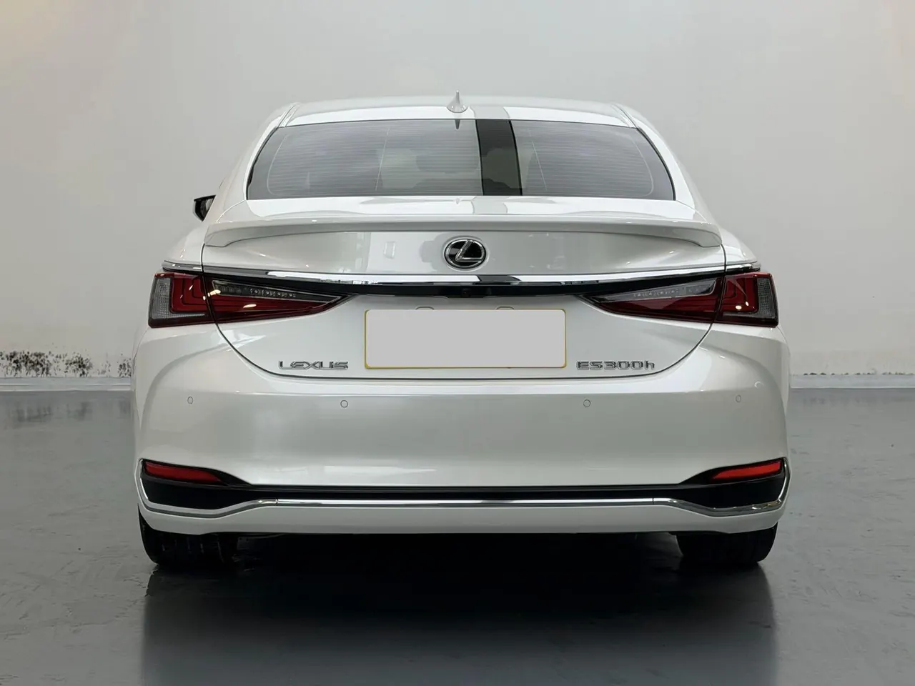 Lexus ES (Imported) 2022 ES300h 2.5 Stepless Premium Edition Automatic Gear 8