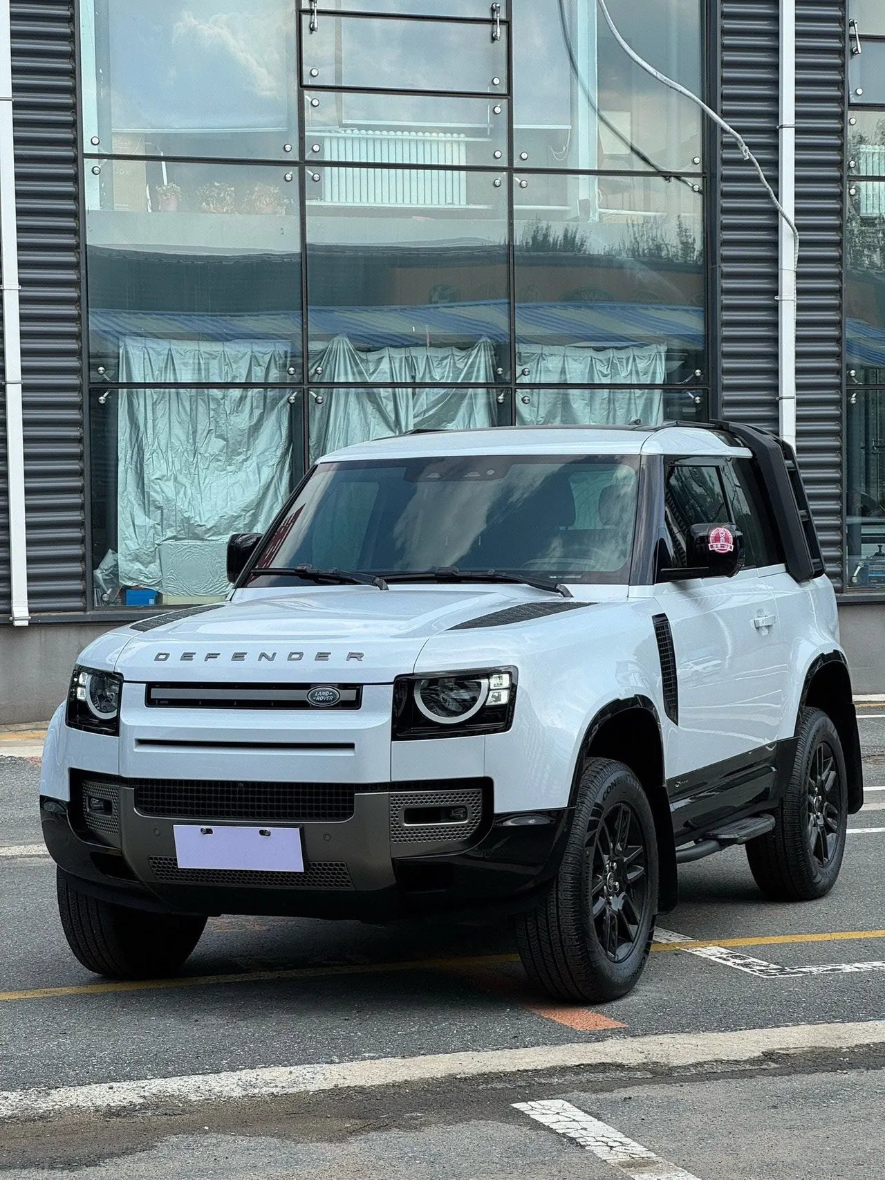 Open image lightbox: Land Rover guard (imported) 2021 guard 90 48V 3.0T P400 X-DYNAMIC s automatic gear