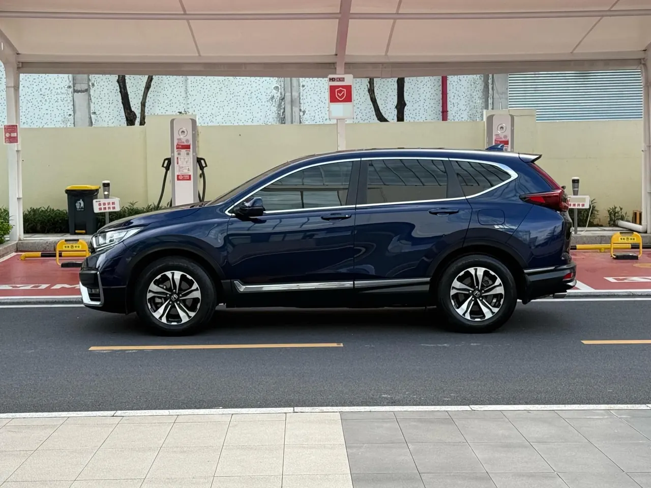 Honda 2021 CR-V 1.5T Stepless 240TURBO Two-Drive Fashion Edition Automatic Gear 3