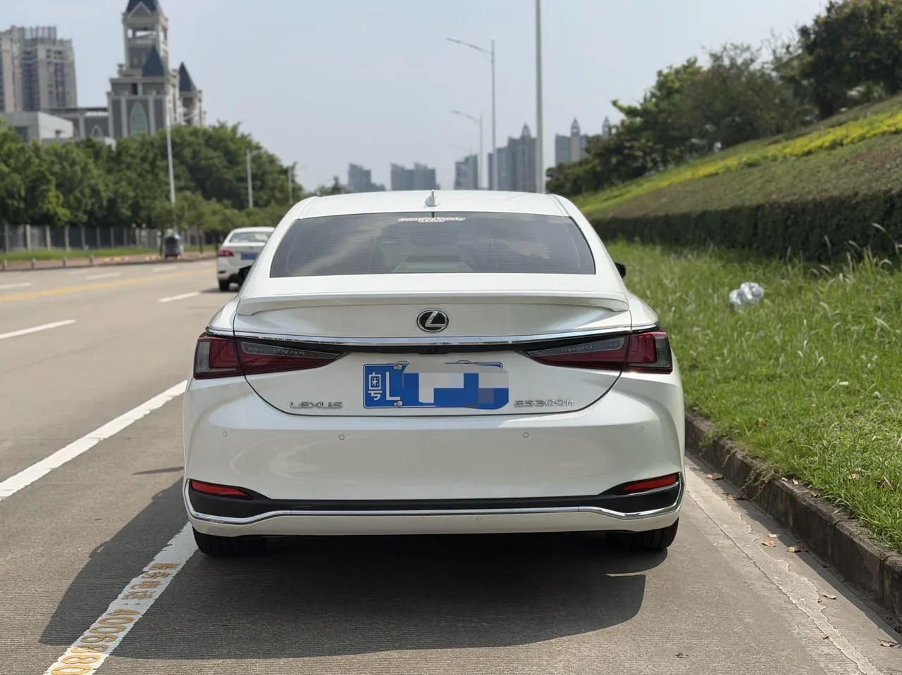 Lexus ES (Imported) 2022 ES300h 2.5 Stepless Premium Edition Automatic Gear 5