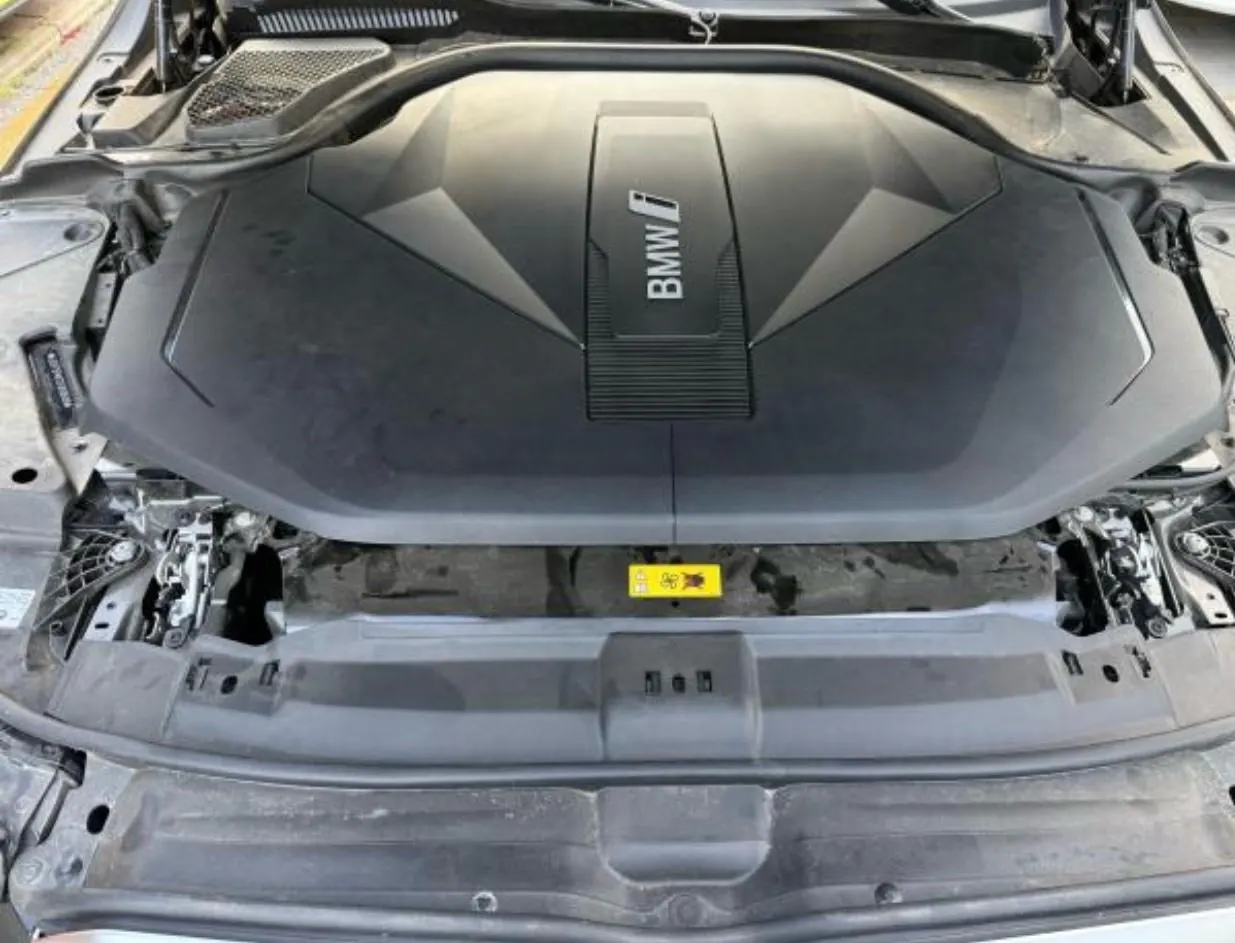 BMW 2024 i5 eDrive 35L M sports suit automatic gear 4
