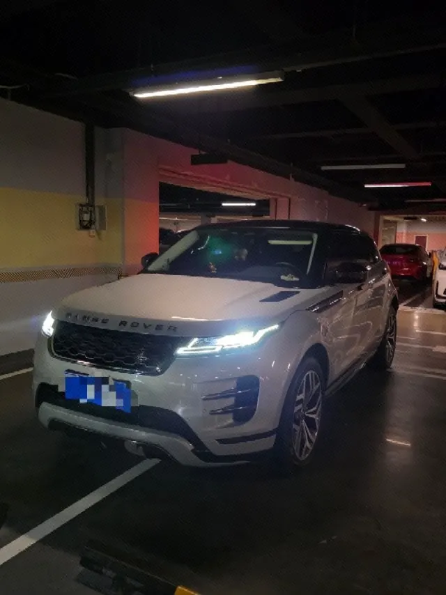 打开图片灯箱:Land Rover 2021 Range Rover Aurora L 48V 2.0T 249PS R-Dynamic First edition First Edition Automatic Gear