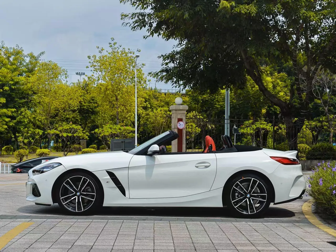 BMW Z4 (Imported) 2022 Z4 sDrive25i 2.0T M Sports Suit Automatic Gear 4