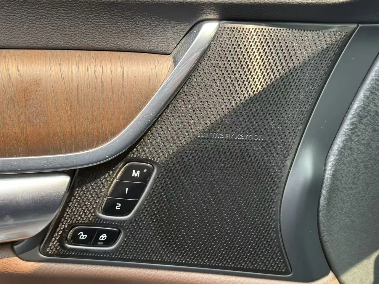 Volvo 2021 S90 48V 2.0T B5 Zhiyuan Deluxe Edition Automatic Gear 4