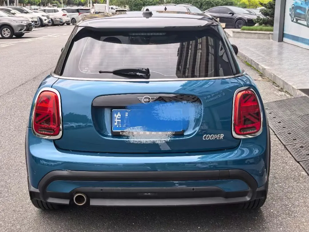 MINI Mini 5-Door (Imported) 2021 Mini Cooper 1.5T Classic Auto 8