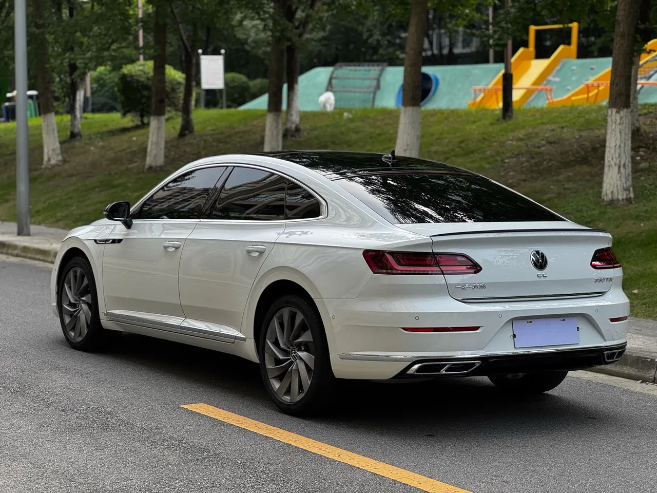 Volkswagen 2024 CC 2.0TSI 380TSI eye-catching automatic transmission 5