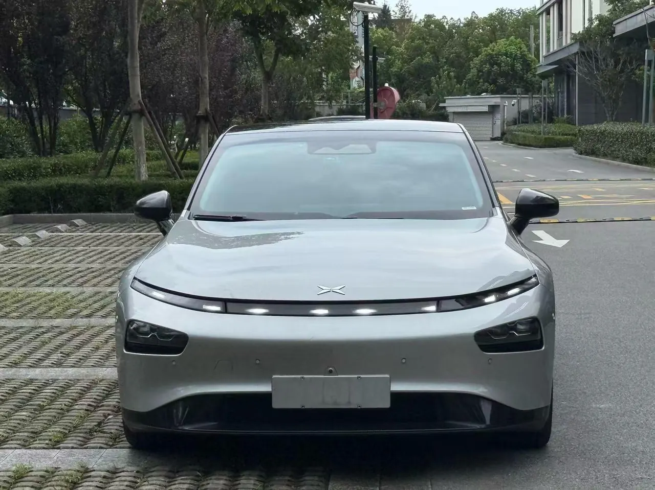 Xpeng 2022 P 7 625E automatic gear 3