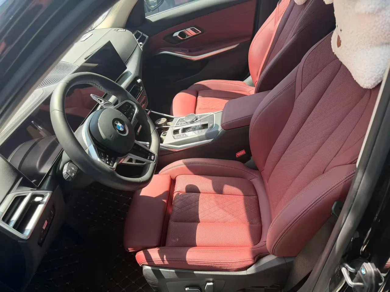 BMW 3 Series 2026 325i 2.0T M Sports Suit Automatic Gear 4