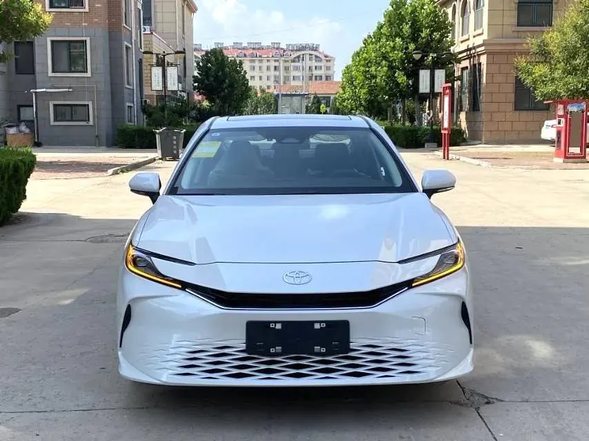Toyota 2024 Camry Dual Engine 2.0HGVP Stepless Deluxe Automatic Gear 2