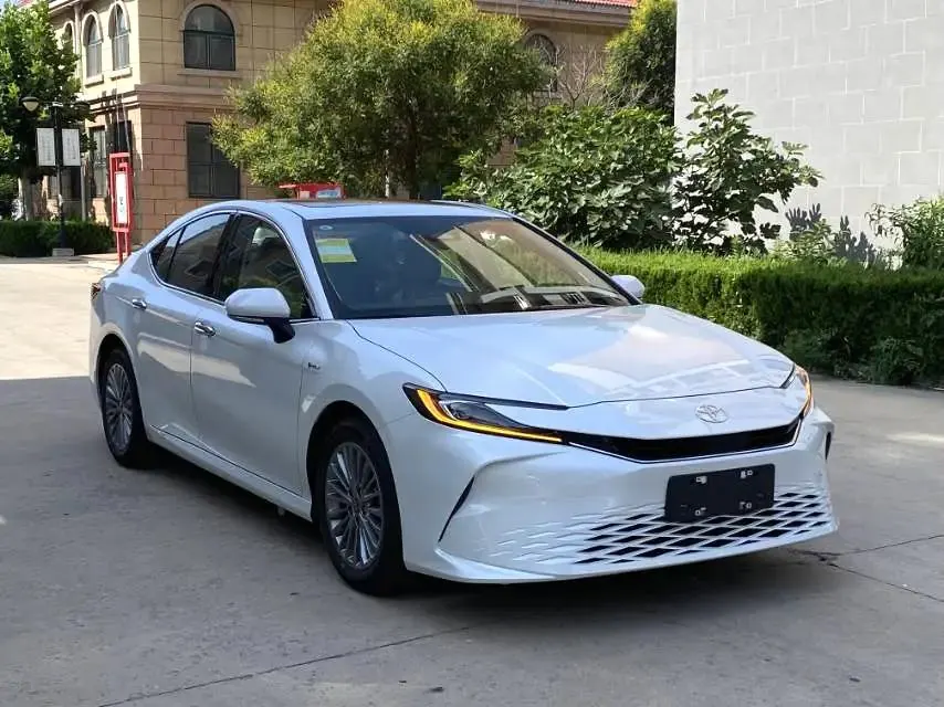 Toyota 2024 Camry Dual Engine 2.0HGVP Stepless Deluxe Automatic Gear 3