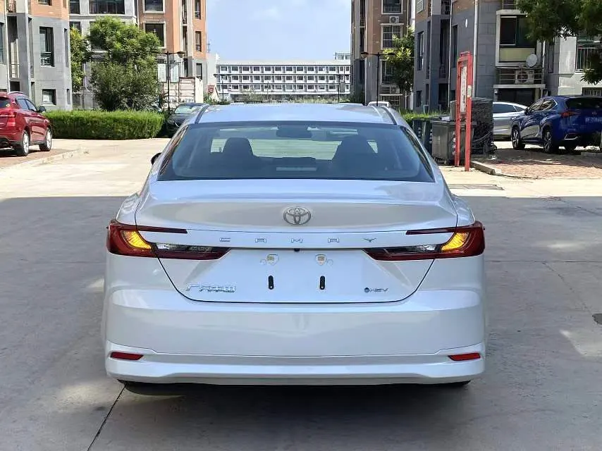 Toyota 2024 Camry Dual Engine 2.0HGVP Stepless Deluxe Automatic Gear 5