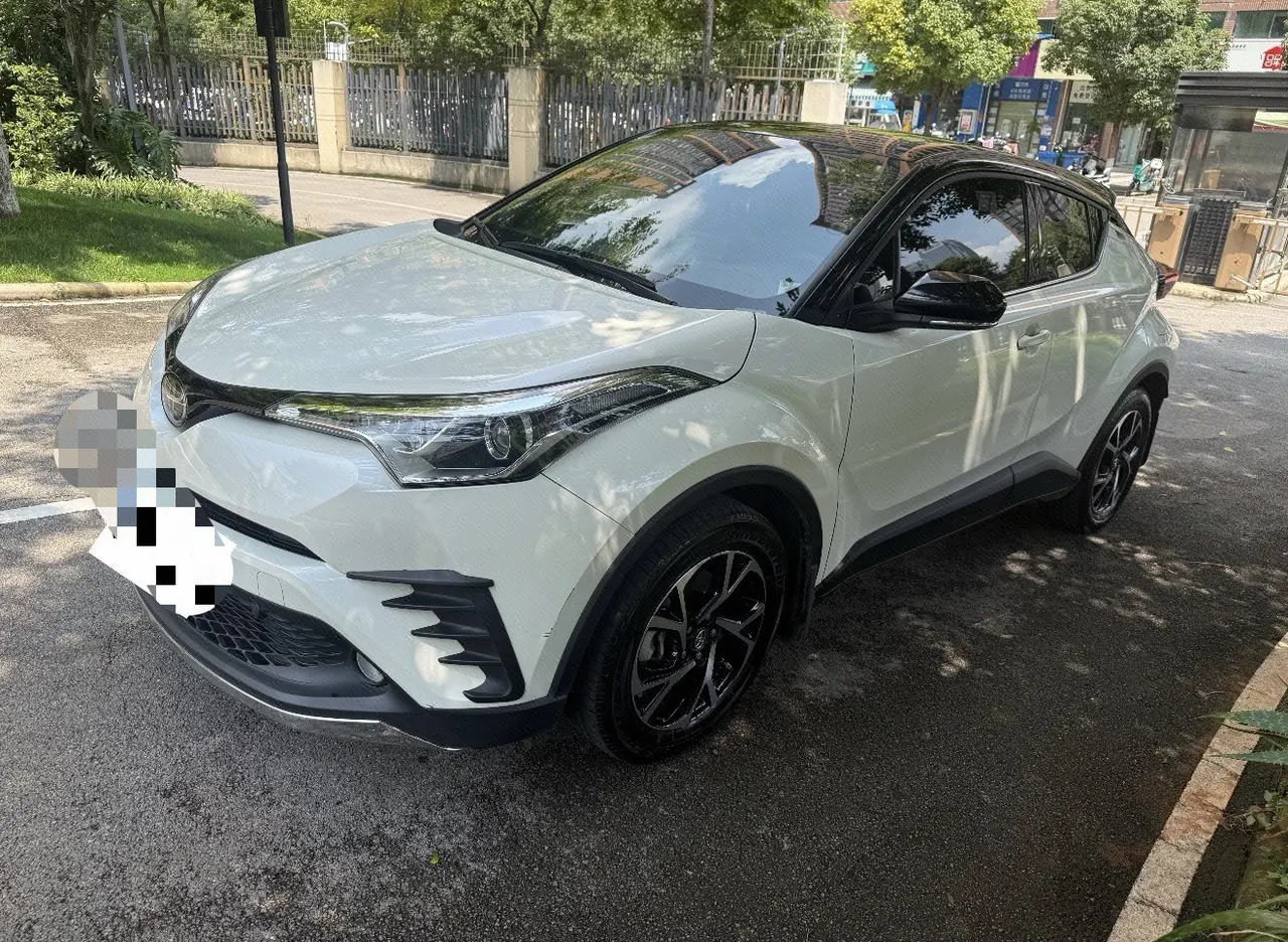 Open image lightbox: Toyota 2020 C- HR 2.0 stepless leading version of automatic gear