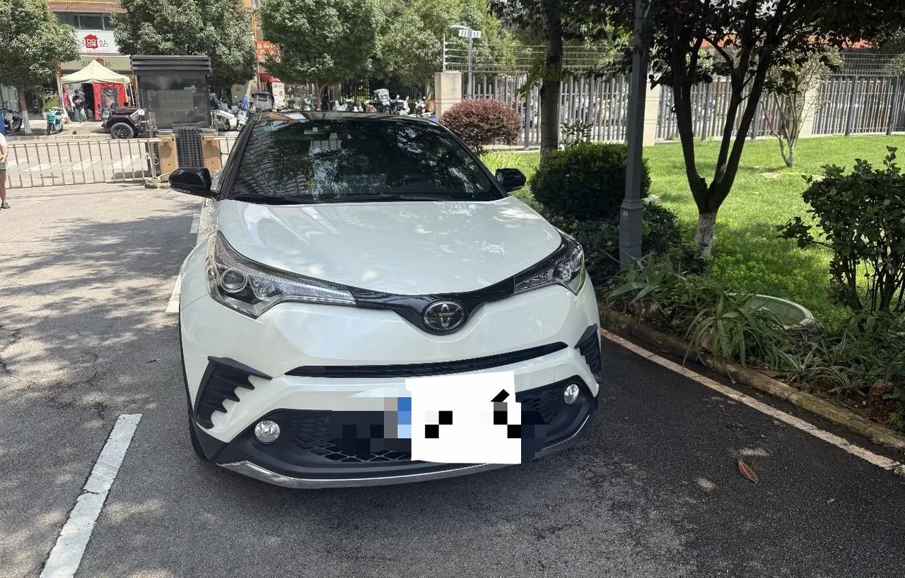 Toyota 2020 C- HR 2.0 stepless leading version of automatic gear 3