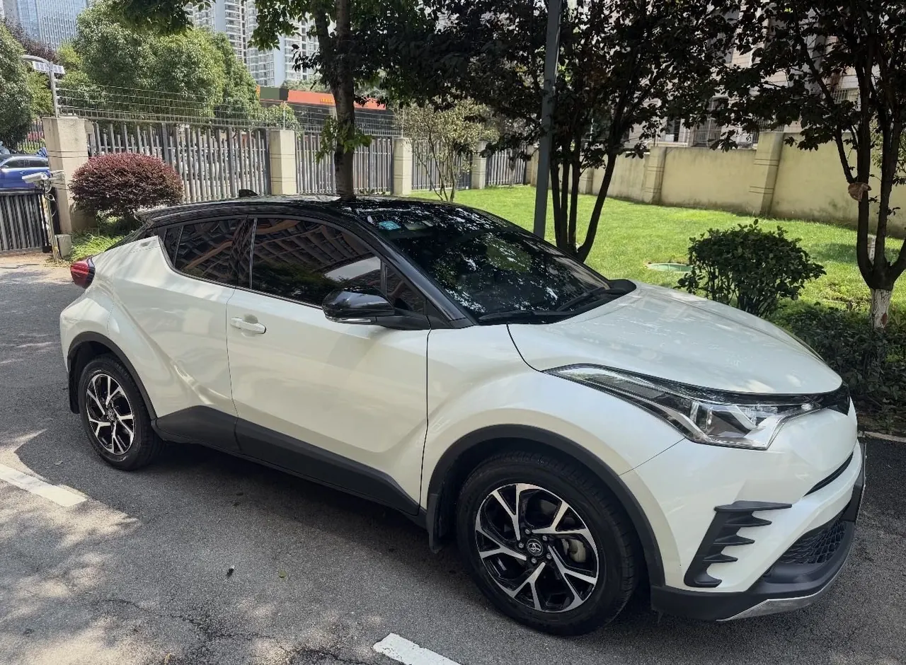 Toyota 2020 C- HR 2.0 stepless leading version of automatic gear 5