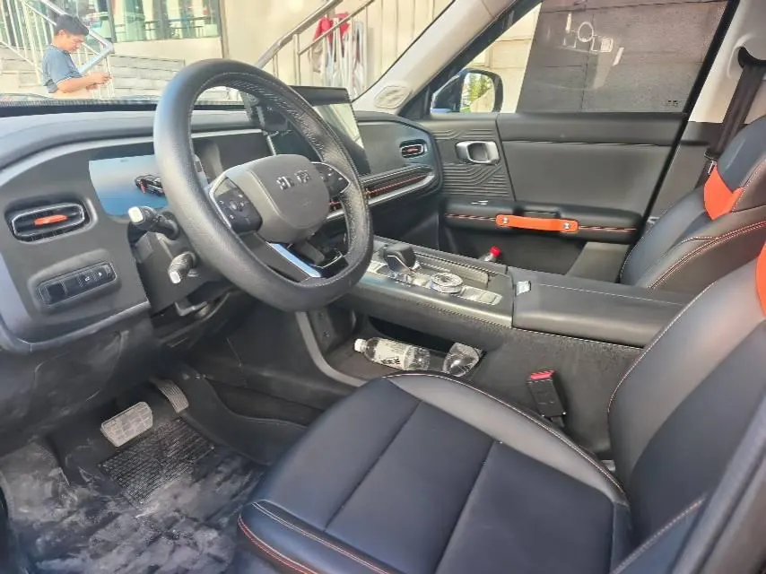 Beijing 2026 BJ30 1.5T Traveler Two-Drive Standard Automatic Gear 3
