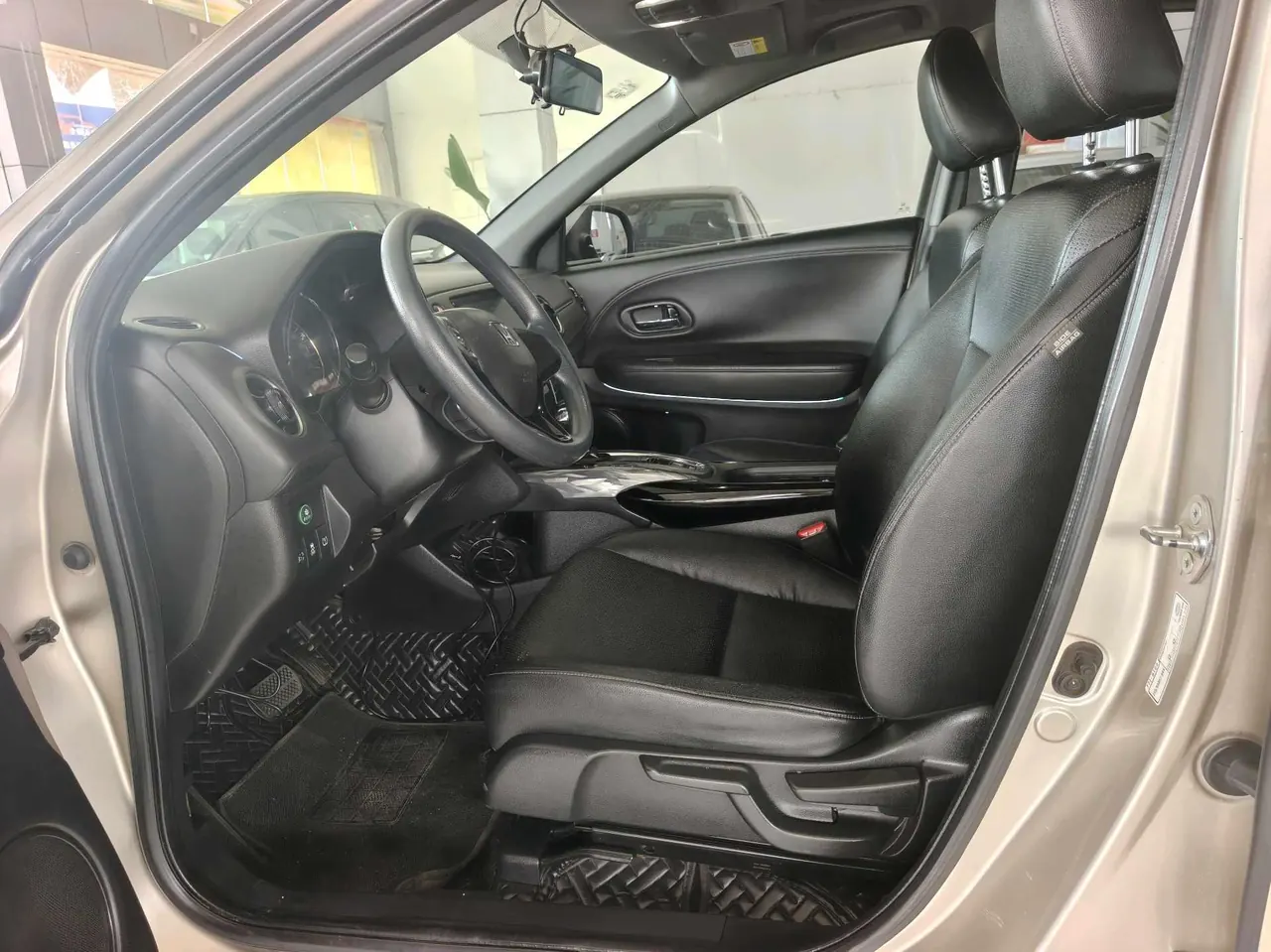 Honda 2022 XR-V 1.5T Stepless 220TURBO Obsidian Edition Automatic Gear 4