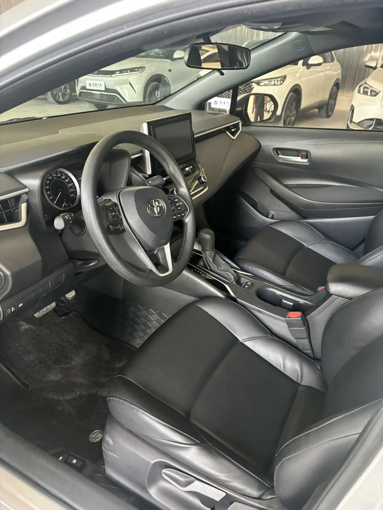 Toyota 2022 Lei Ling 1.2T Stepless 185T Deluxe Automatic Gear 4