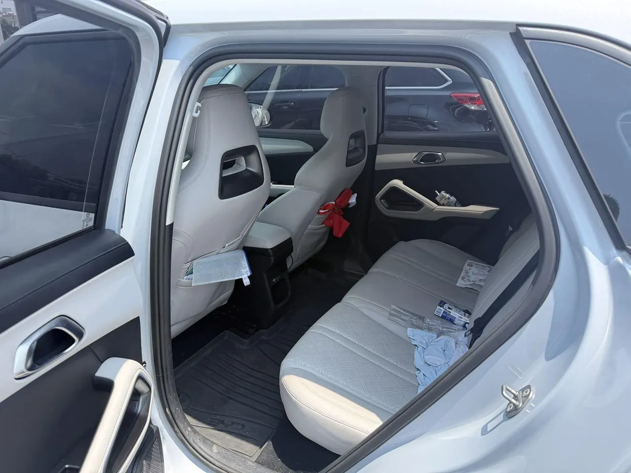 BYD 2024 Yuan UP 301KM Leading Automatic Gear 4