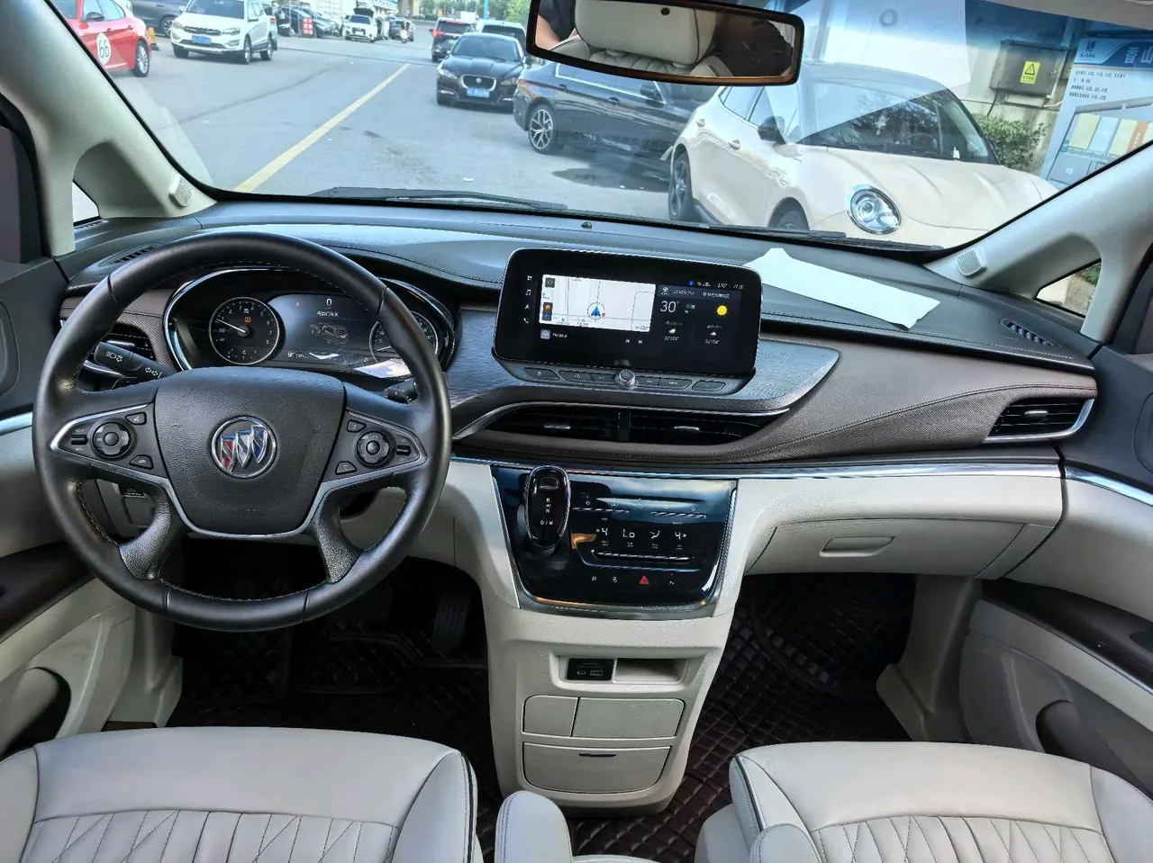 Buick 2022 GL8 Land Business Class 48V 2.0T 652T Luxury Automatic Gear 3
