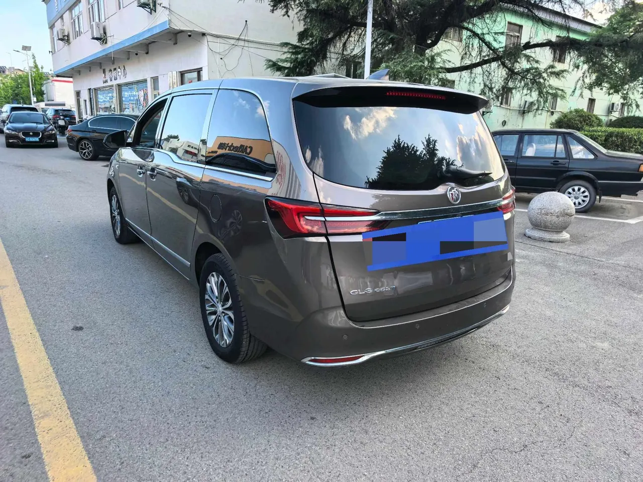 Buick 2022 GL8 Land Business Class 48V 2.0T 652T Luxury Automatic Gear 5