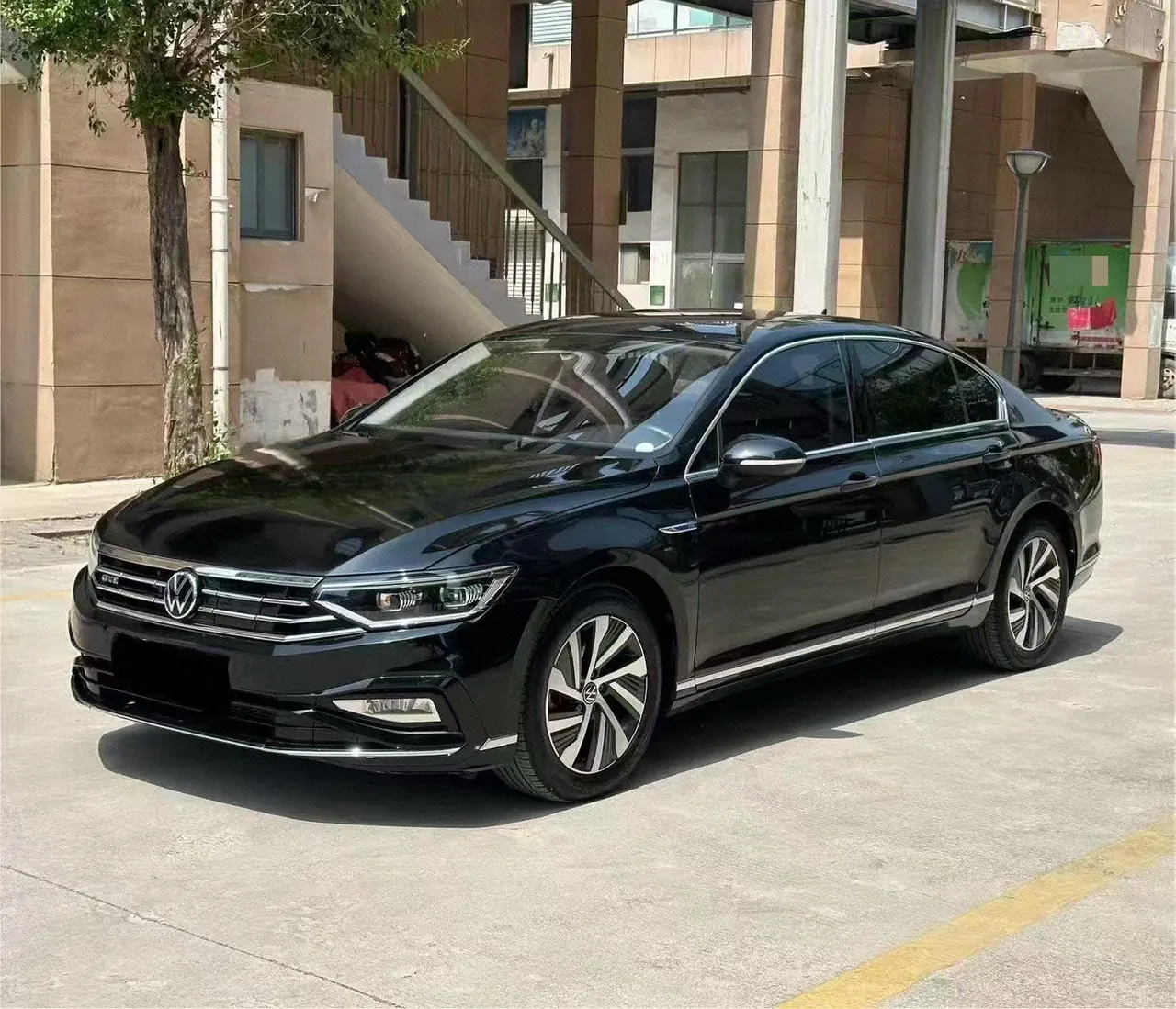 Open image lightbox: Volkswagen Magotan New Energy 2020 Magotan GTE 1.4T Luxury Automatic Gear
