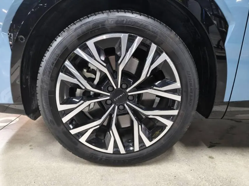 LYNK&amp;CO 2026 LYNK&amp;CO 08 EM-P 1.5T 210 Four-wheel Drive Performance Ultra H7 Automatic Gear 8