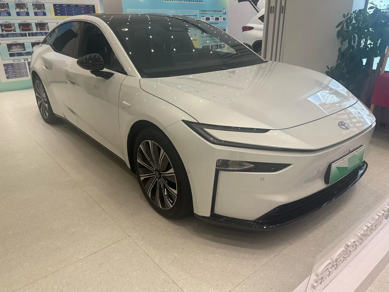 Toyota 2026 Platinum Intelligence 7 700 Max Automatic Gear 2