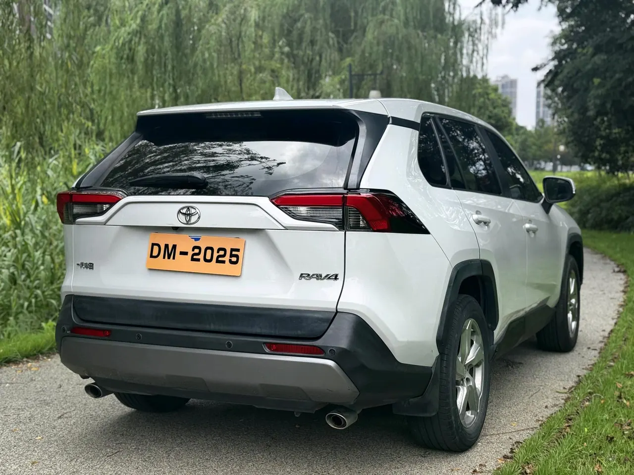 打开图片灯箱:Toyota 2020 RAV4 Rongbo 2.0 Stepless Two-Drive Fashion Edition PLUS Automatic Gear