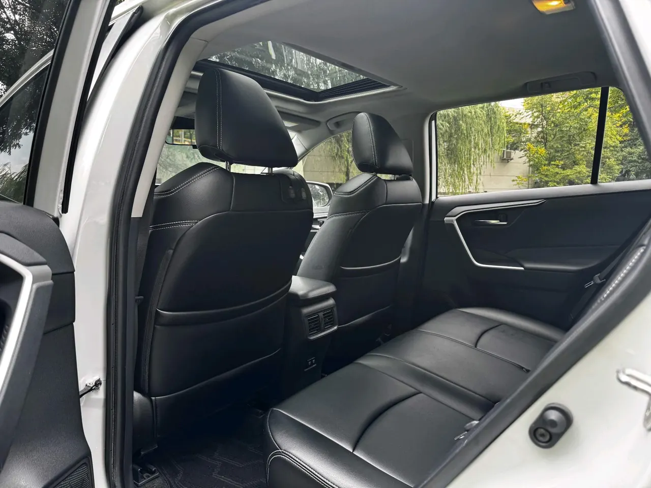Toyota 2020 RAV4 Rongbo 2.0 Stepless Two-Drive Fashion Edition PLUS Automatic Gear 4