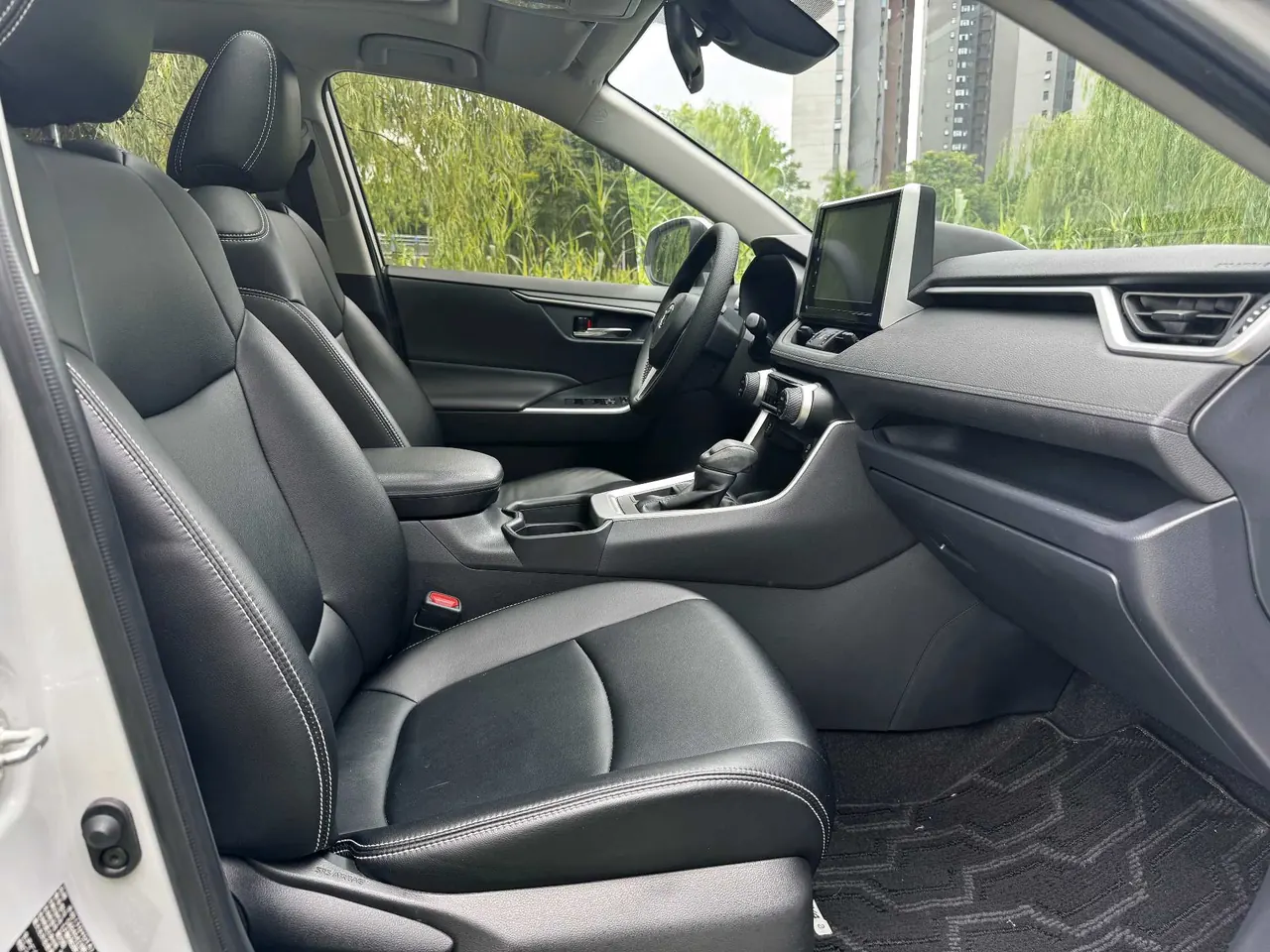 Toyota 2020 RAV4 Rongbo 2.0 Stepless Two-Drive Fashion Edition PLUS Automatic Gear 6