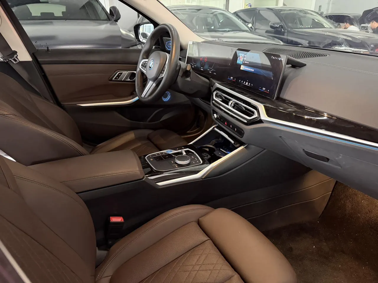 BMW 2024 i3 eDrive 35 L automatic gear 3