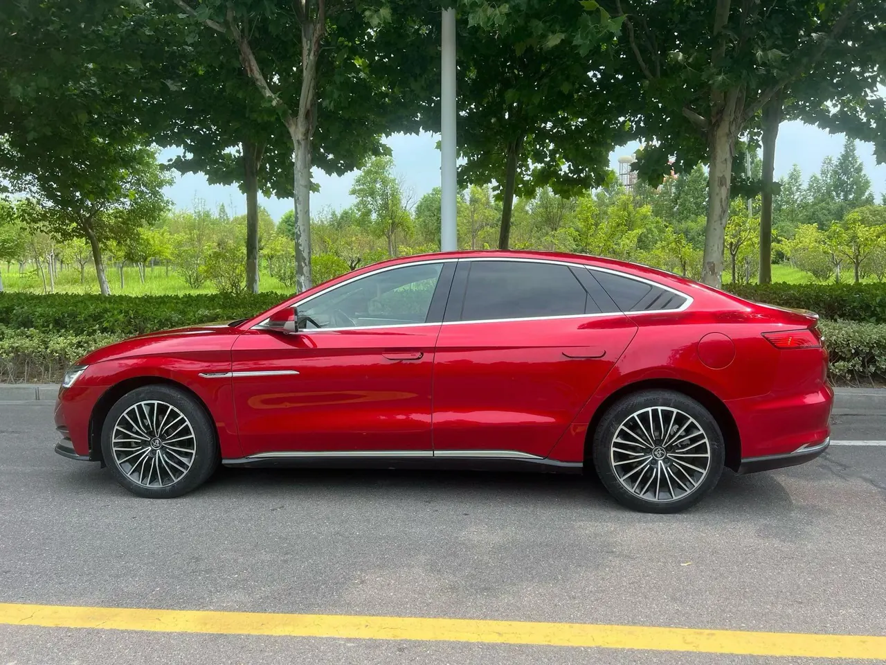 BYD 2020 Han DM 2.0T four-wheel drive performance version luxury automatic gear 5