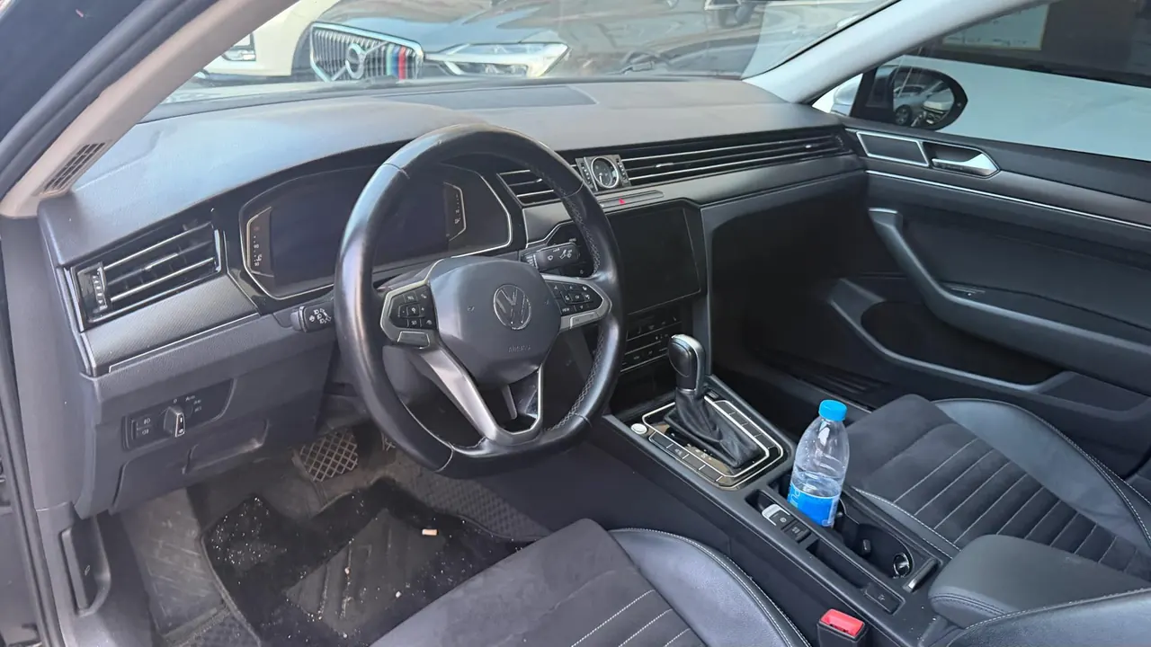 Volkswagen 2020 Magotan 2.0TSI 380TSI Distinguished Automatic 3