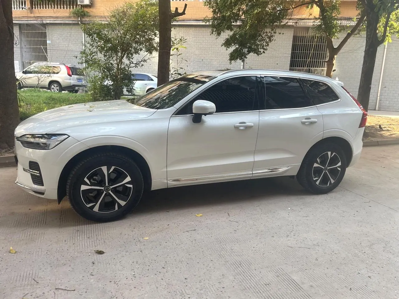 Volvo 2026 XC60 48V 2.0T B5 All-Wheel Drive Intelligent Luxury Edition Automatic Transmission 3