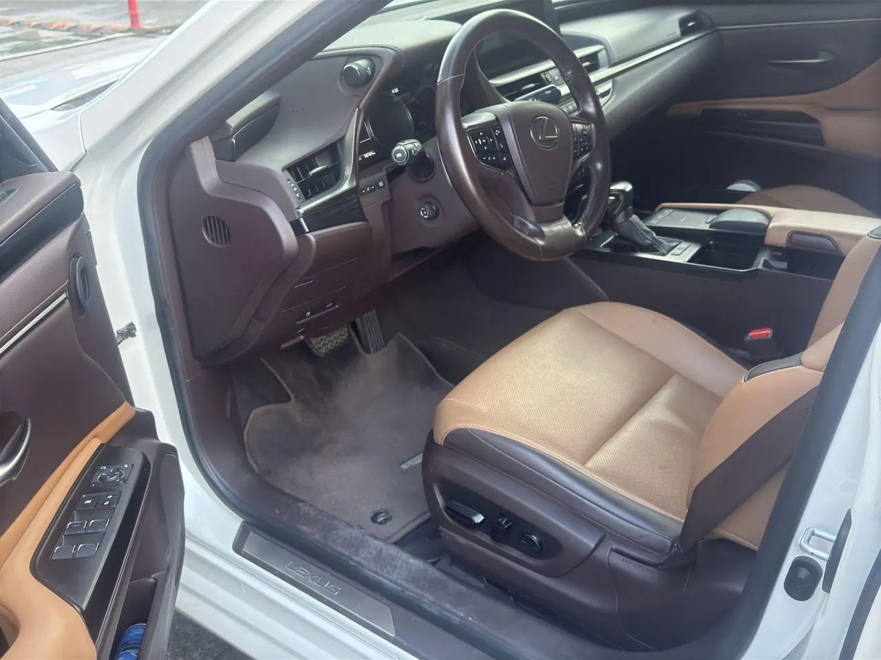 Lexus ES (Imported) 2020 ES200 2.0 Stepless Premium Edition Automatic Gear 2