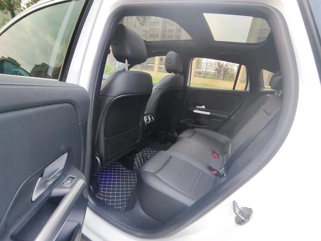 Mercedes Benz 2020 GLA 200 1.3T automatic gear 10