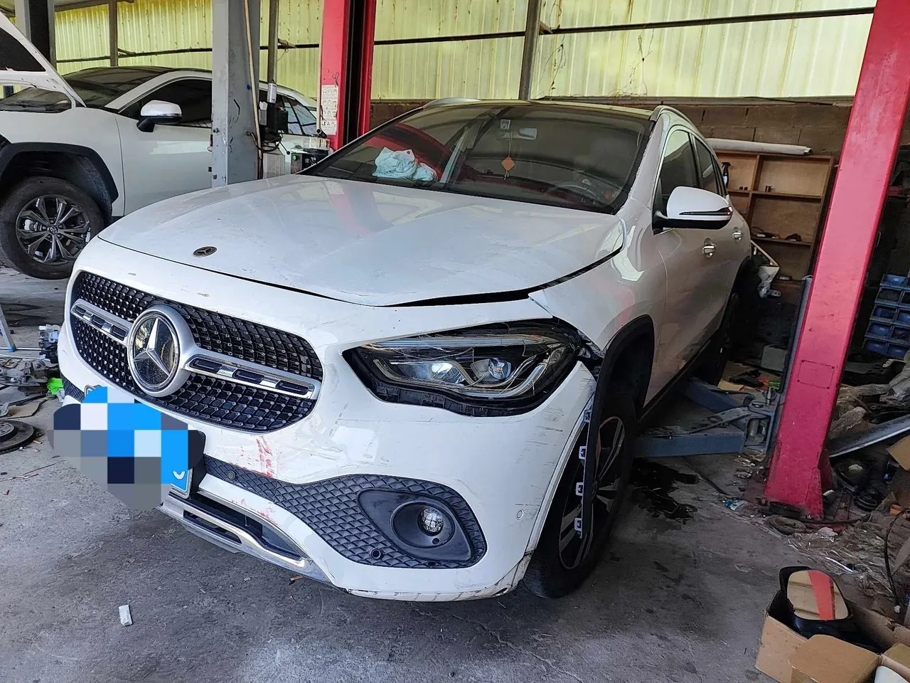 Mercedes Benz 2020 GLA 200 1.3T automatic gear 13