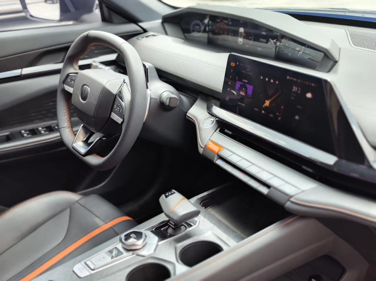 ChangAn 2024 UNI-V 1.5T Prestige Automatic 11