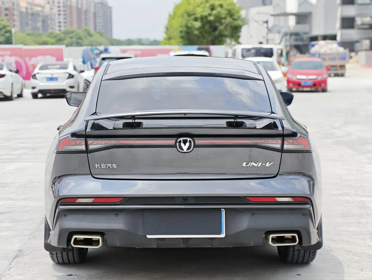 ChangAn 2024 UNI-V 1.5T Prestige Automatic 12