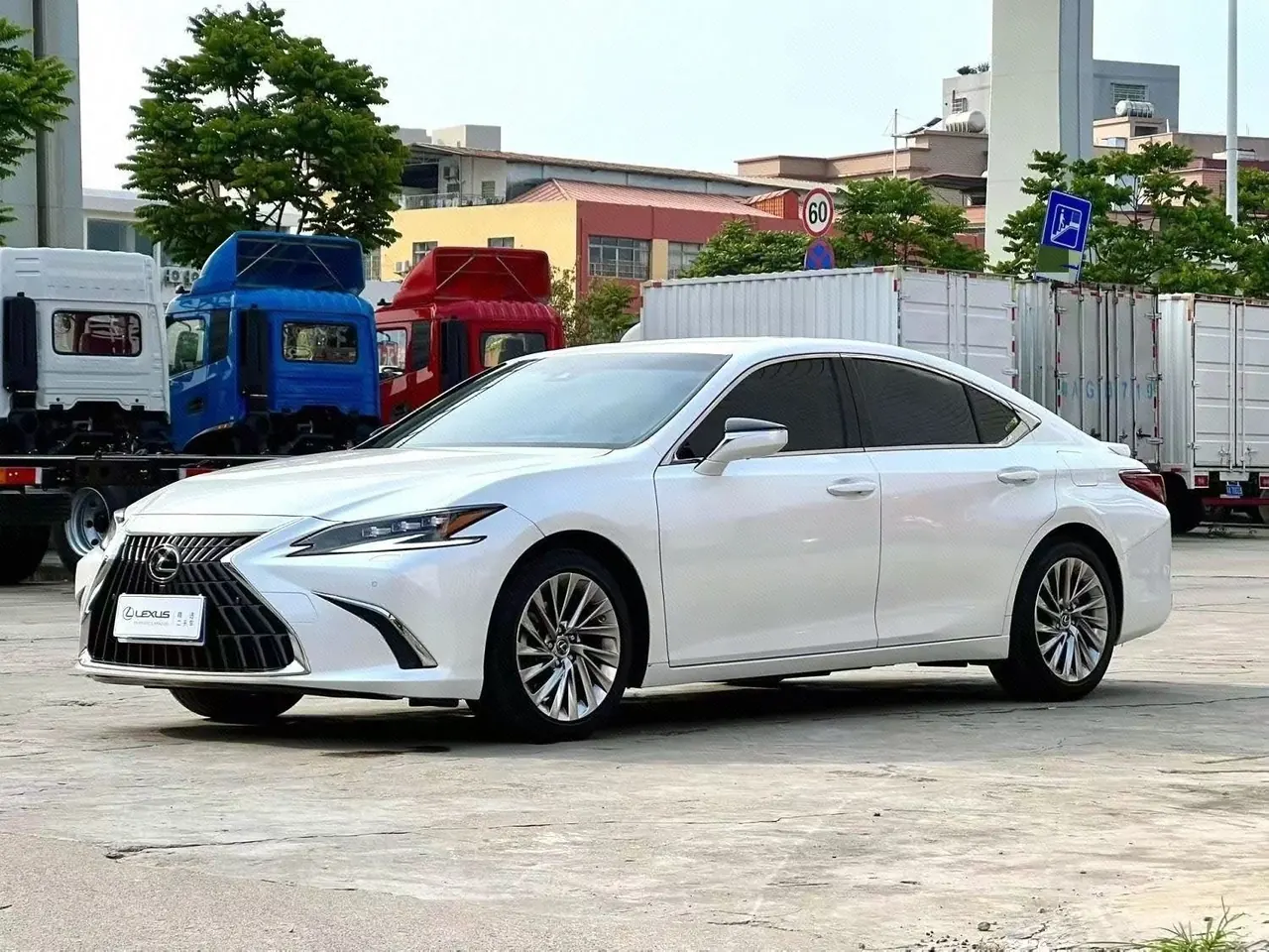 Open image lightbox: Lexus ES (Imported) 2020 ES300h 2.5 Stepless Administrative Edition Automatic Gear