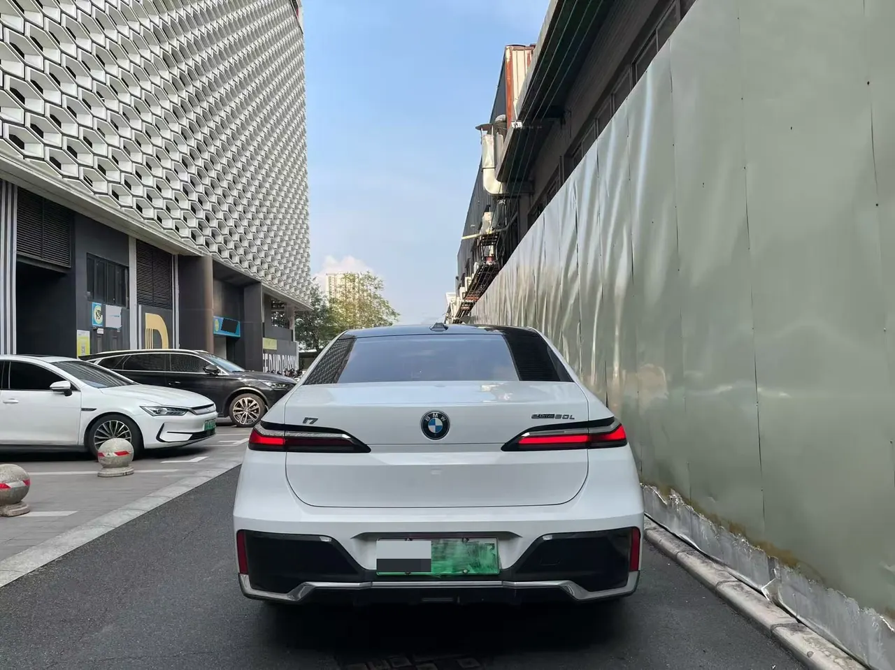 BMW i7 (Imported) 2023 i7 eDrive50L Enjoy M Sports Suit Automatic Gear 3